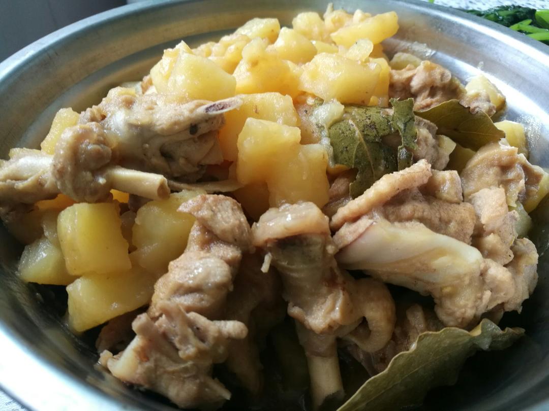 五香土豆焖鸭