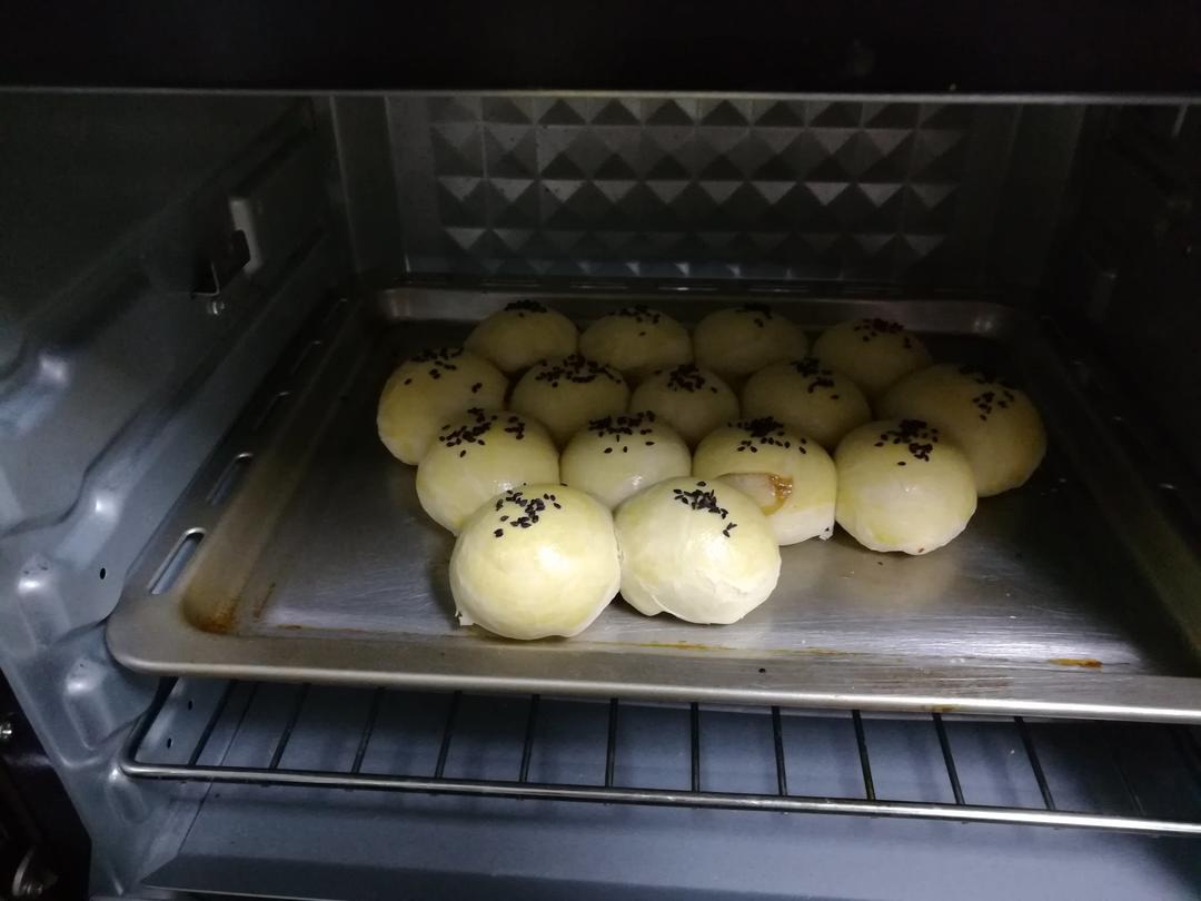 泳式鲜肉榨菜月饼