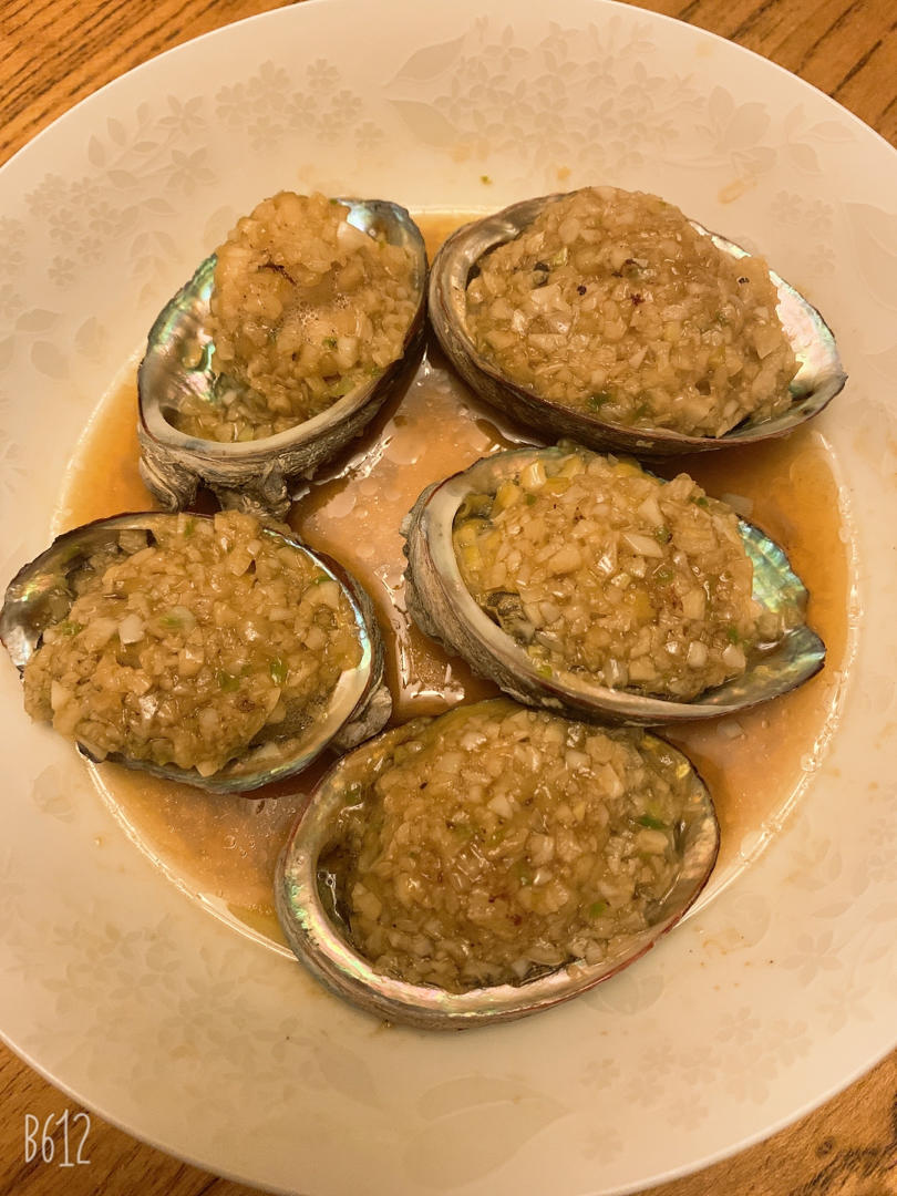 蒜蓉粉丝蒸鲍鱼