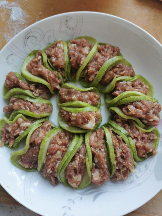 哈小羊0329做的花开富贵肉酿西葫芦