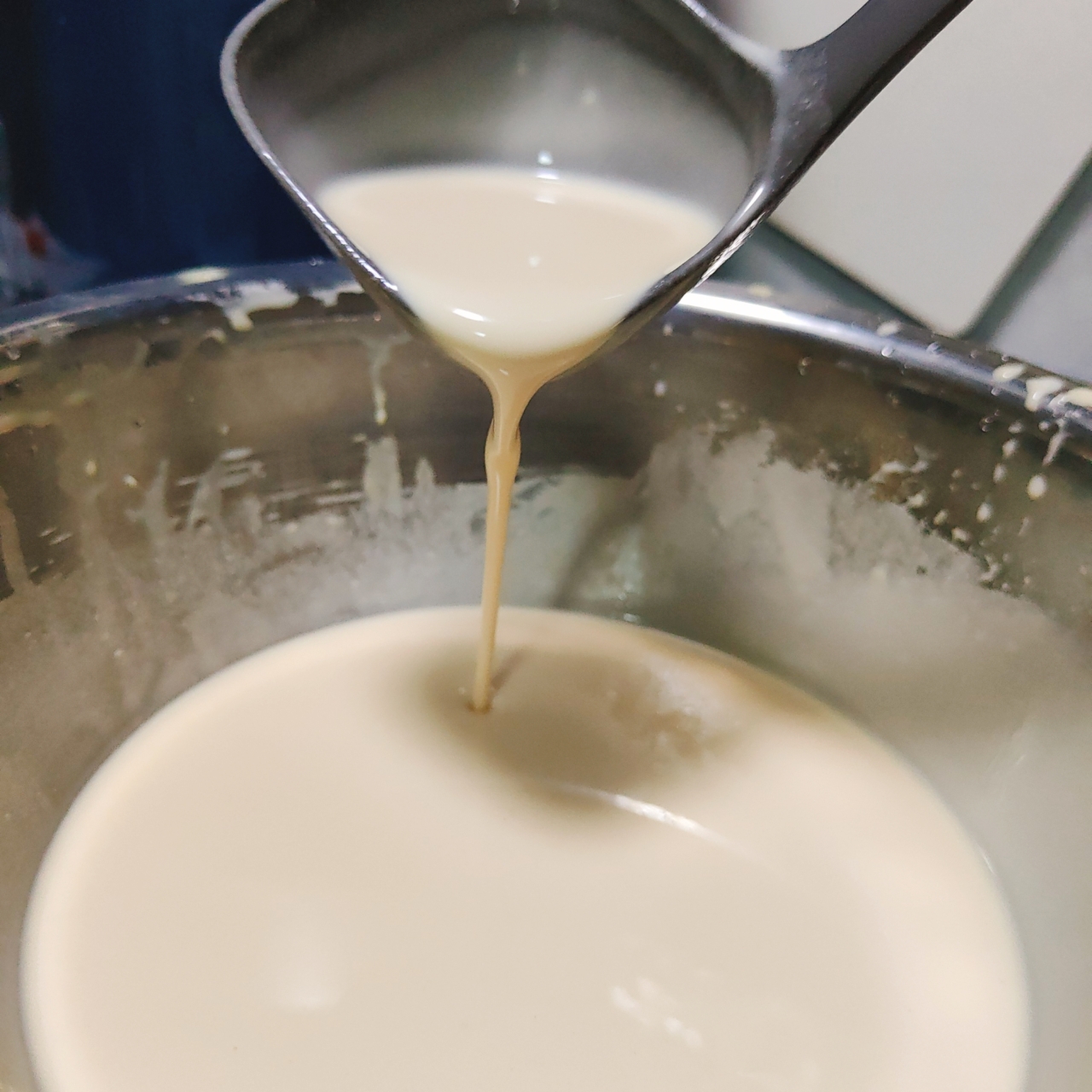 蛋奶小饼（消耗牛奶鸡蛋低筋面粉）的做法 步骤1