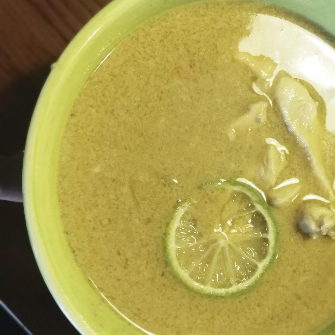 泰式绿咖喱鸡肉 Gaeng Keow Wann แกงเขียวหวานไก่
