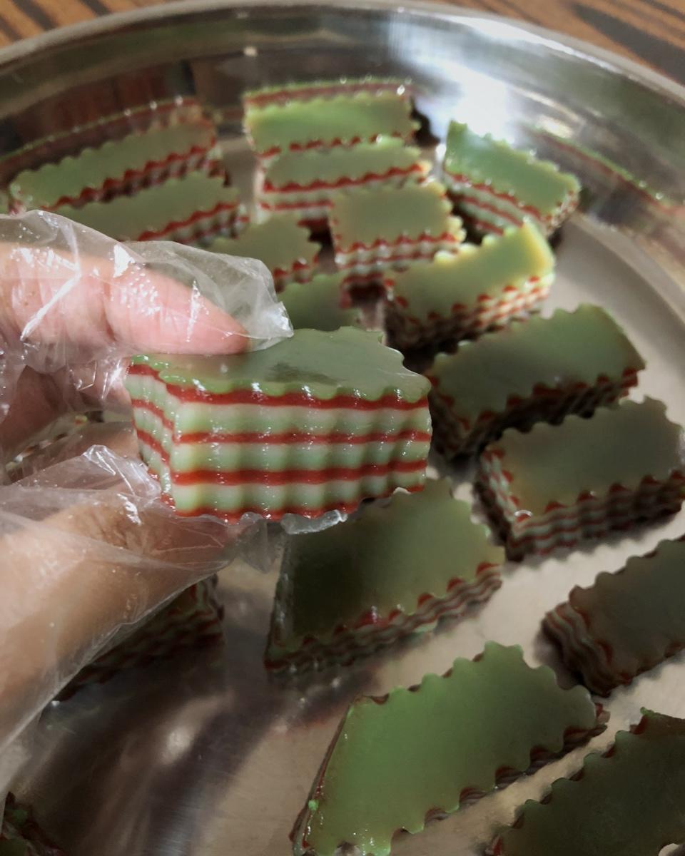 93弗老二做的印尼斑斓椰汁九层糕