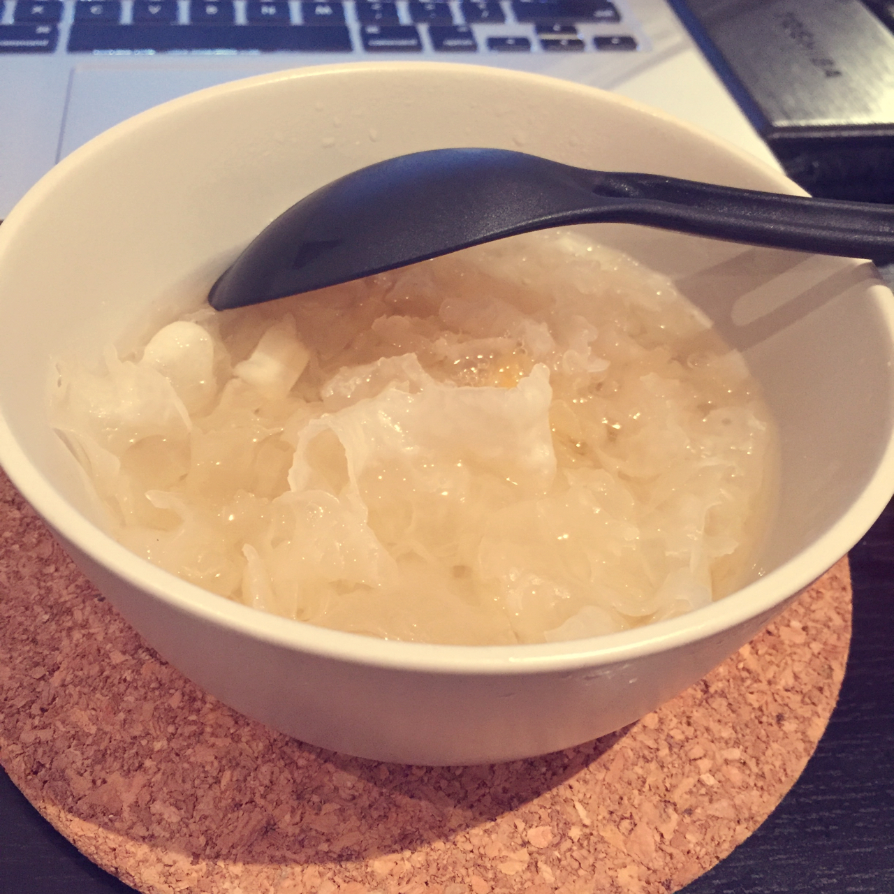 银耳莲子汤