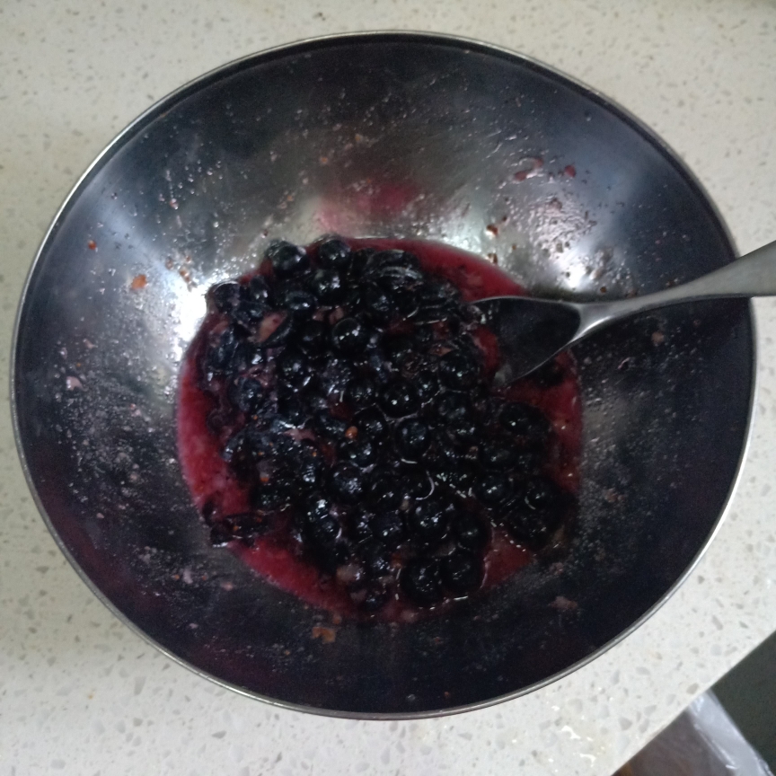 蓝莓酱的做法 步骤6