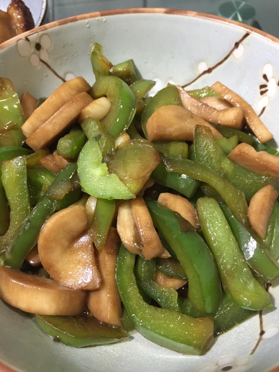 青椒素炒杏鲍菇
