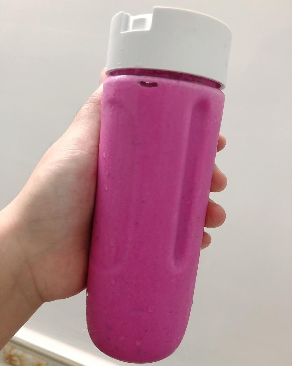 牛奶火龙果汁