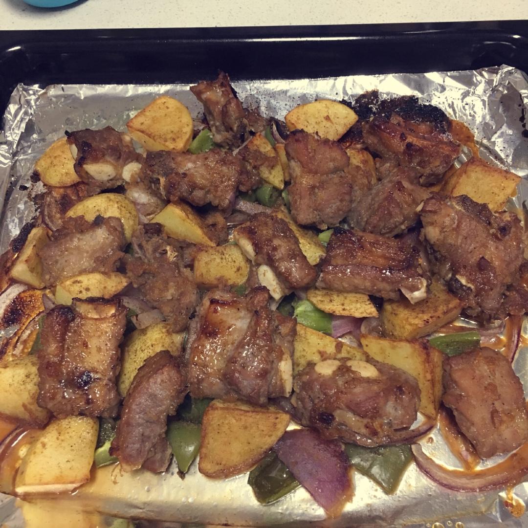 【烤箱新手】蜜汁孜然土豆洋葱烤排骨