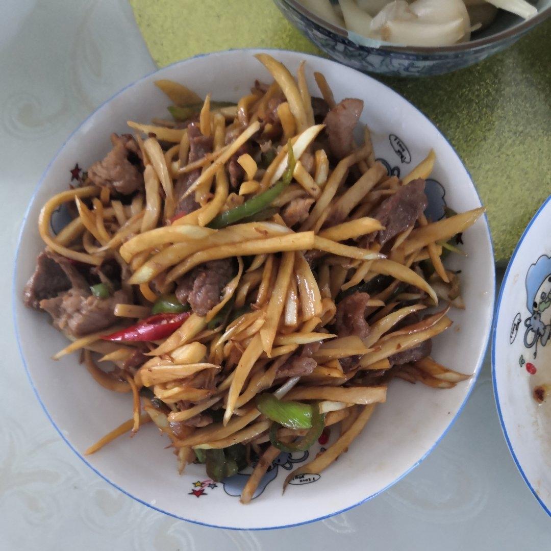 茭白这样做百吃不厌，茭白炒肉