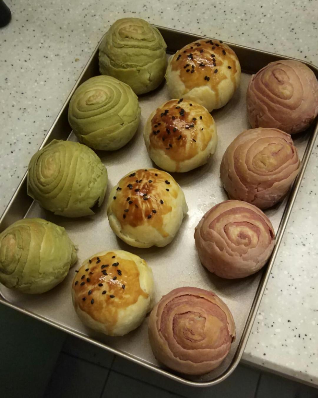 蛋黄酥~紫薯、抹茶、原味~花好月圆，中秋快乐~内附一次做六色蛋黄酥方法~