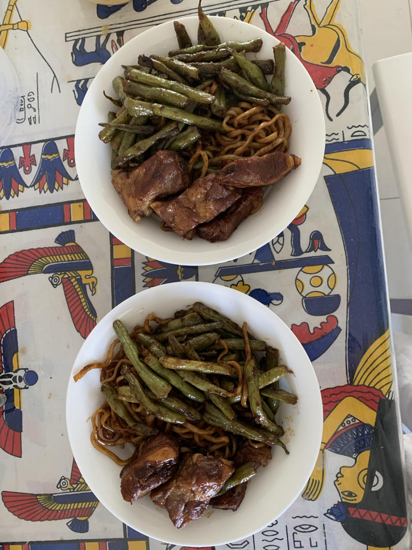 曼食慢语丨排骨豆角焖面