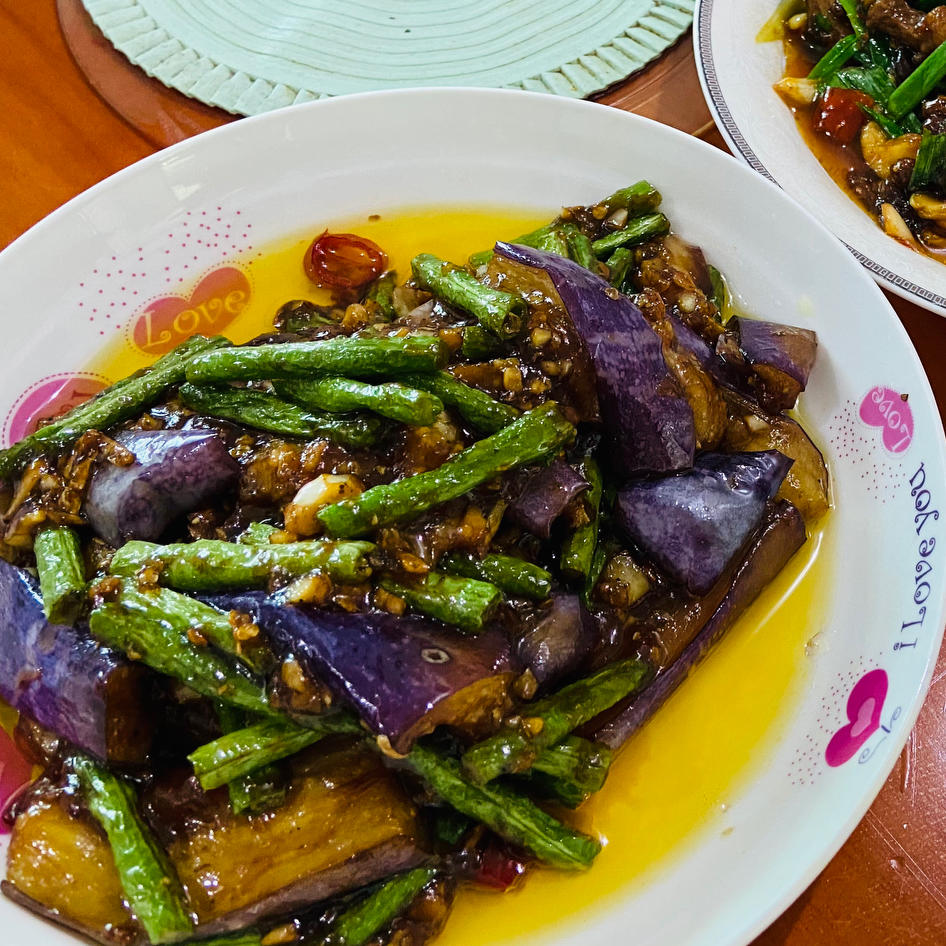 茄子炒豆角（饭店的味道）