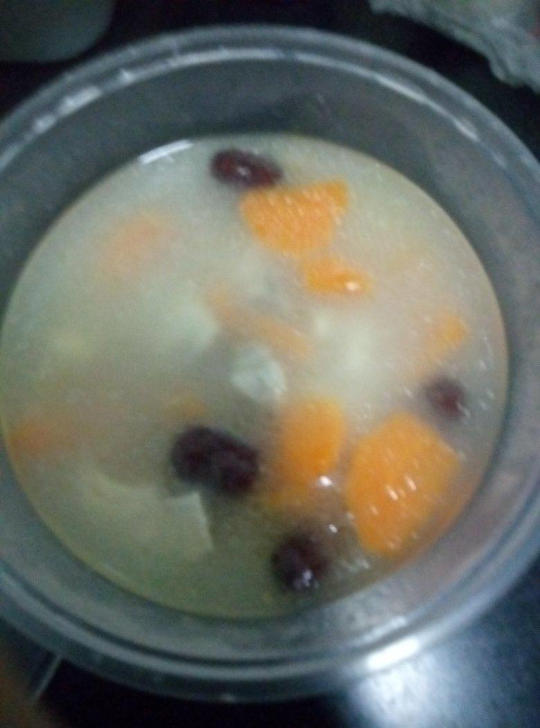 胡萝卜山药红枣鸡汤