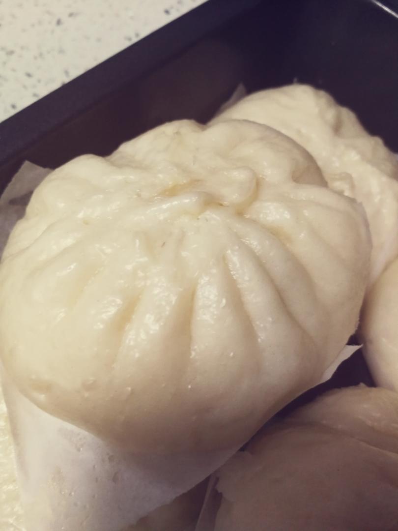 松软多汁的肉包子