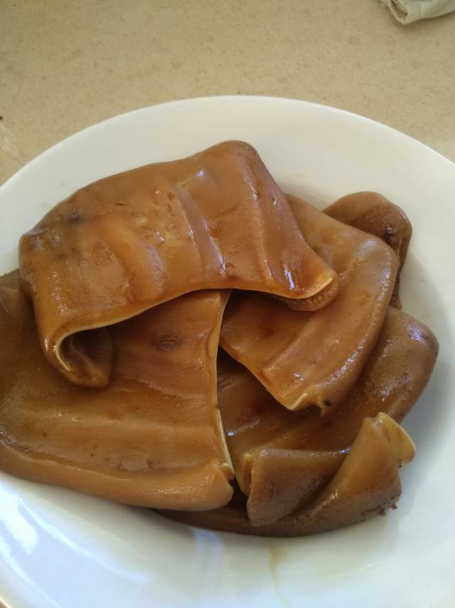 卤猪耳朵