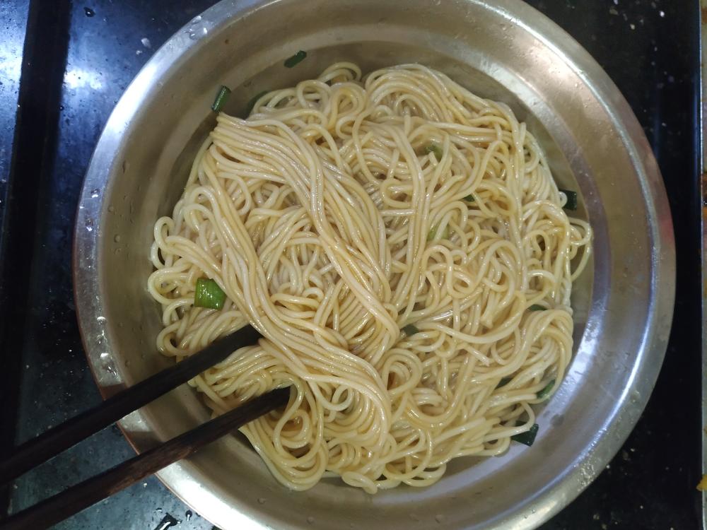 超简易快手版葱油拌面