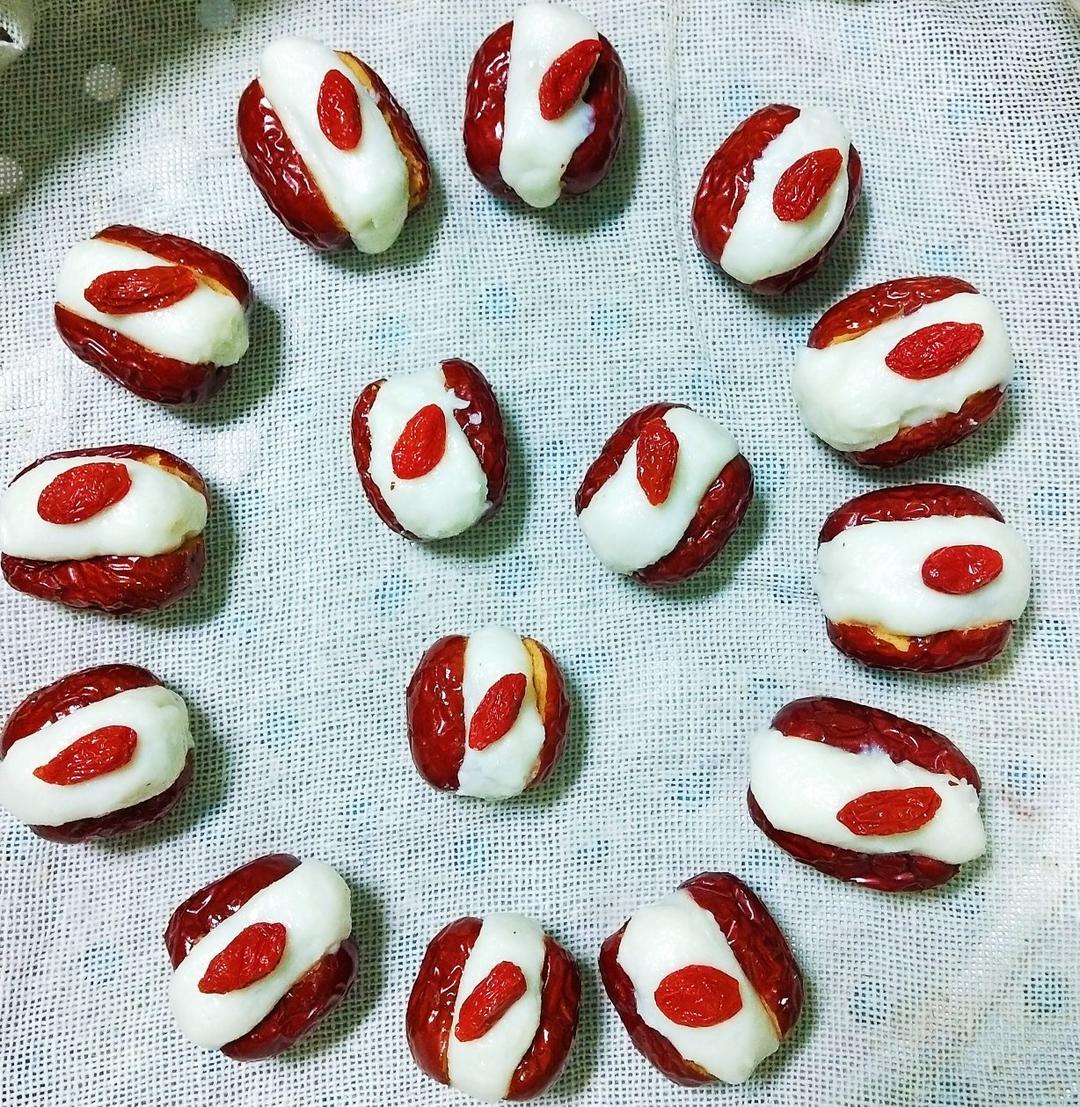 心太软— 红枣夹糯米粉