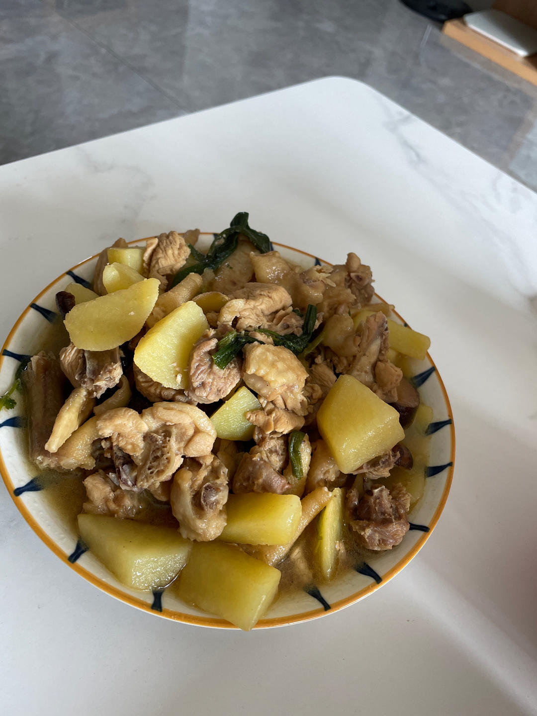 土豆炖鸡块