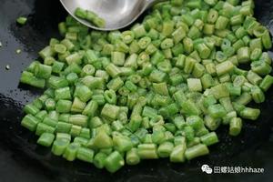 榄菜肉沫四季豆（via田螺姑娘）的做法 步骤5