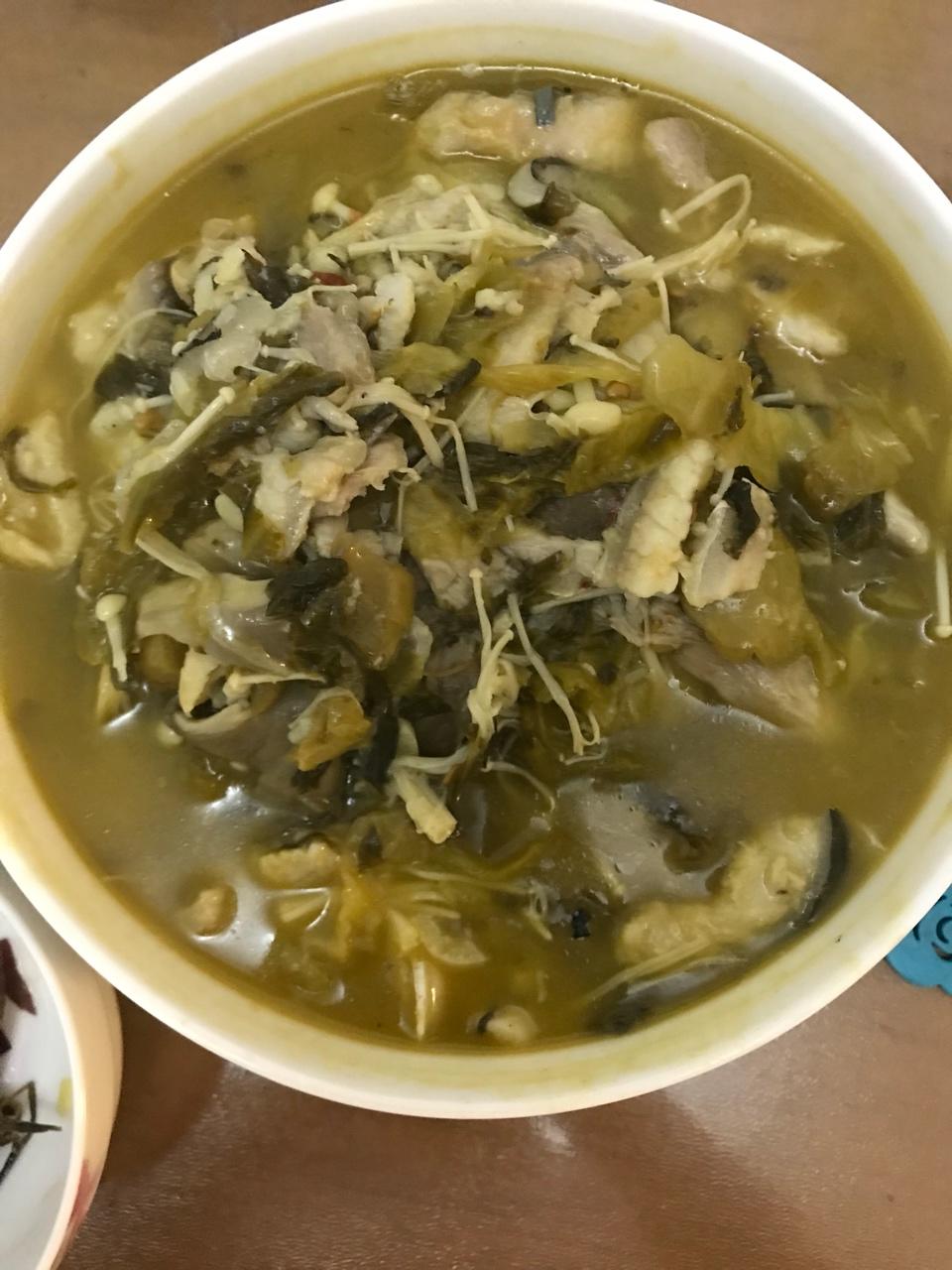 酸菜巴沙鱼