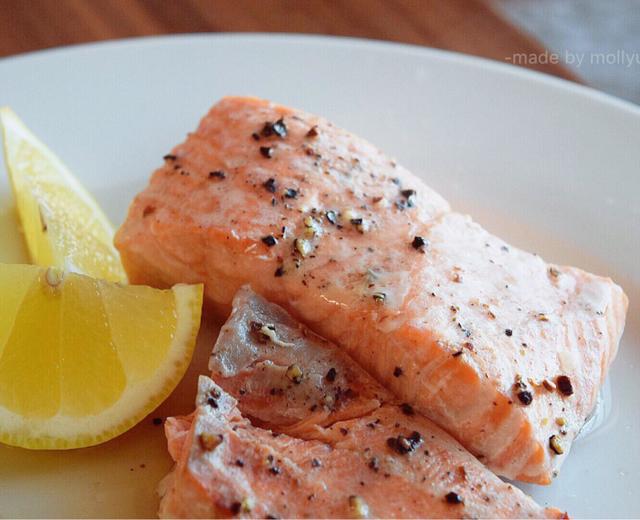 最简单的健身减脂菜--蒸三文鱼的做法