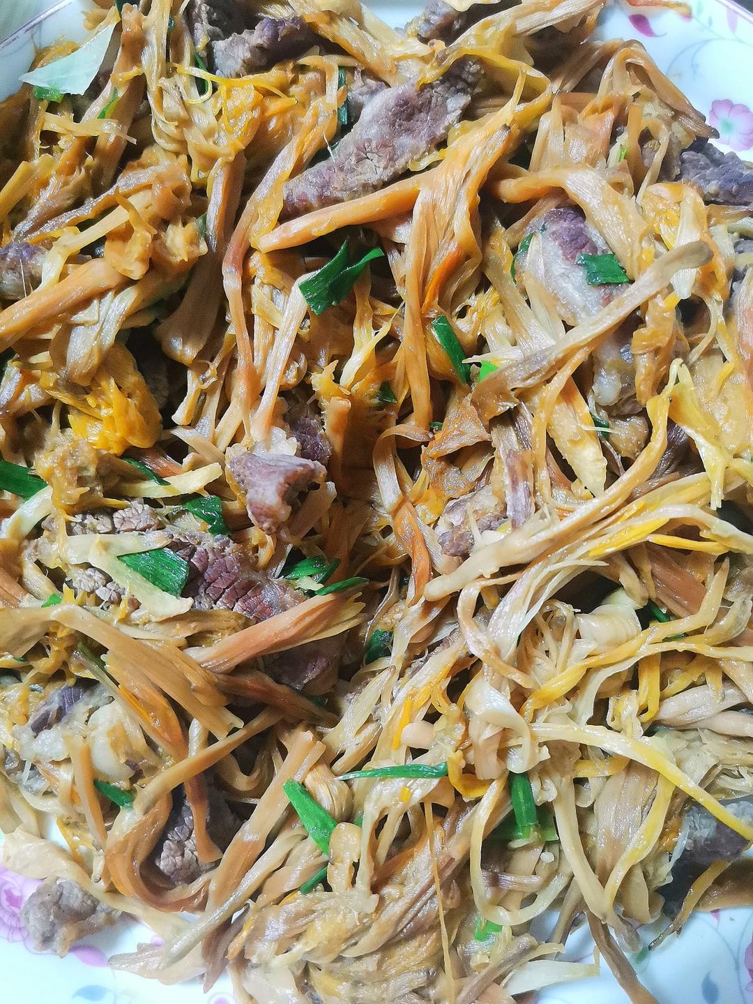 黄花菜炒肉