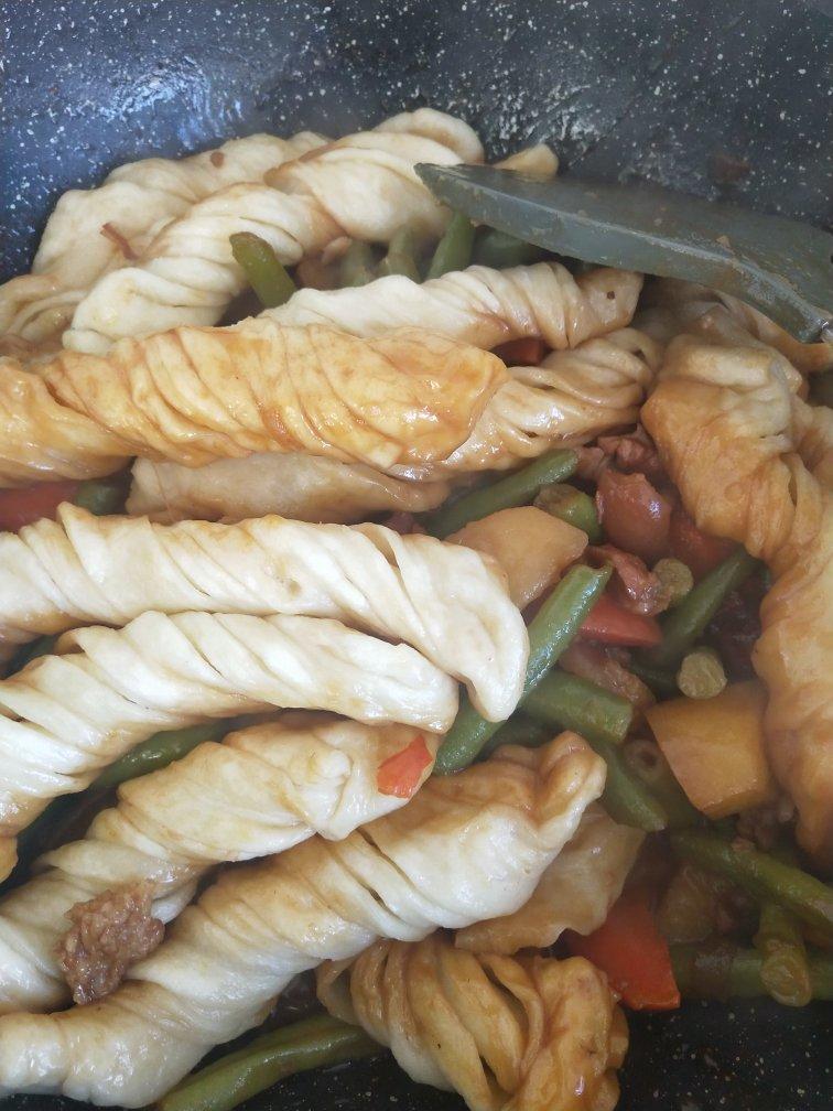 东北一锅出（焖卷子）