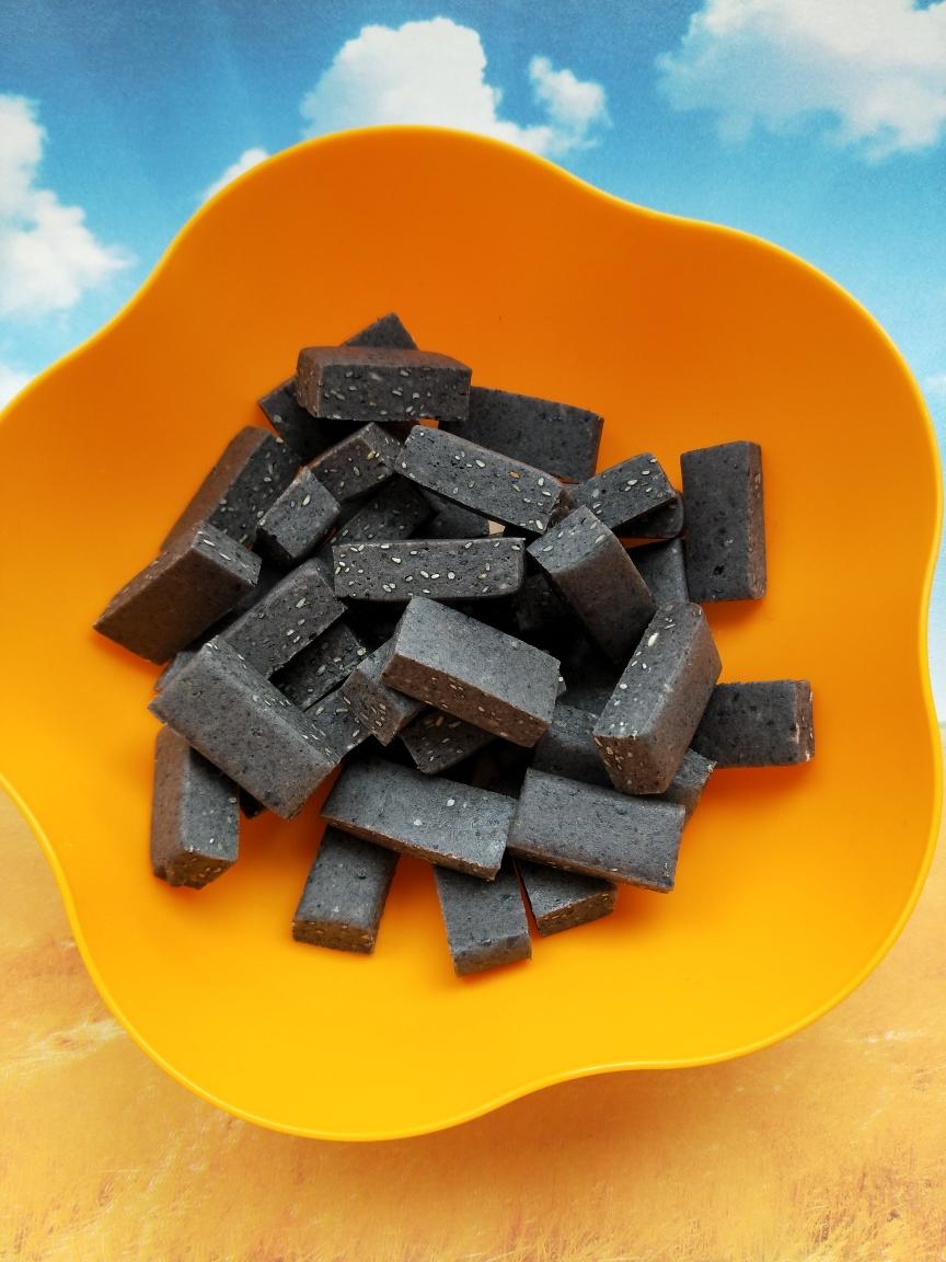 黑芝麻＋黑芝麻粉牛轧糖