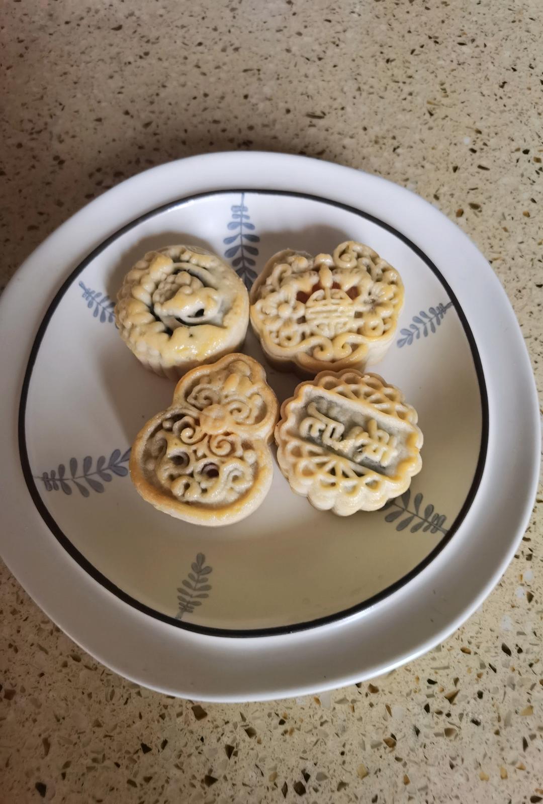 酥皮奶黄月饼