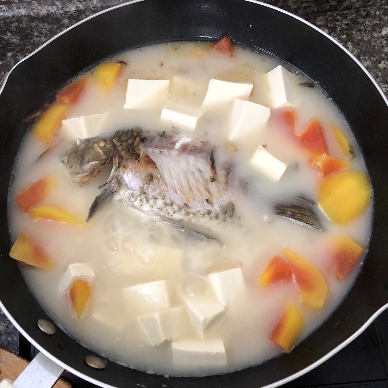 鲫鱼木瓜豆腐汤