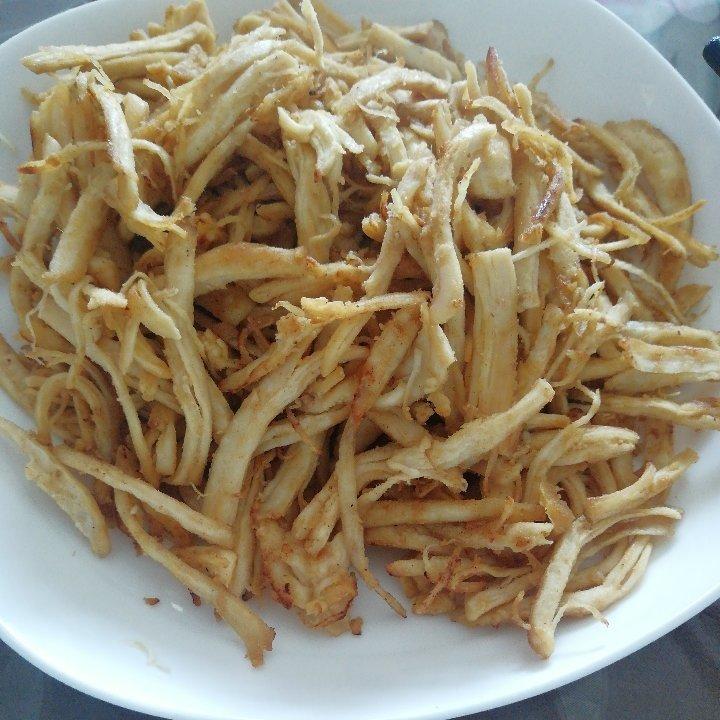 椒盐咸蛋黄手撕鸡胸肉