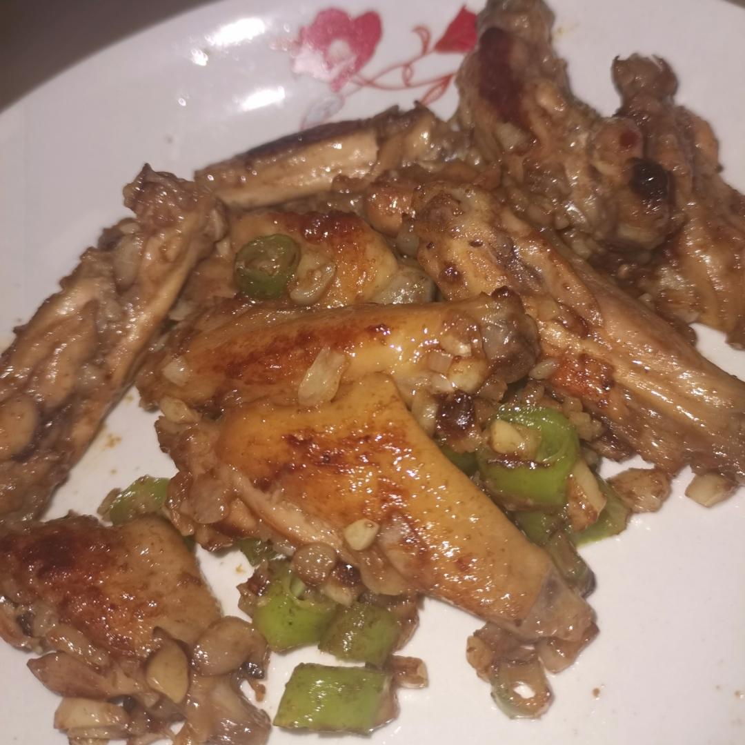操作简单、好吃到舔盘的蒜香鸡中翅