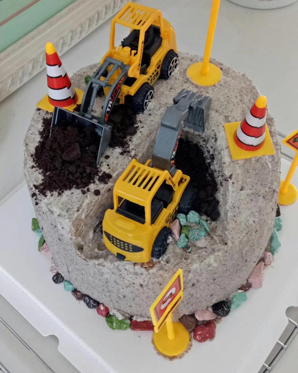 工程车生日蛋糕
