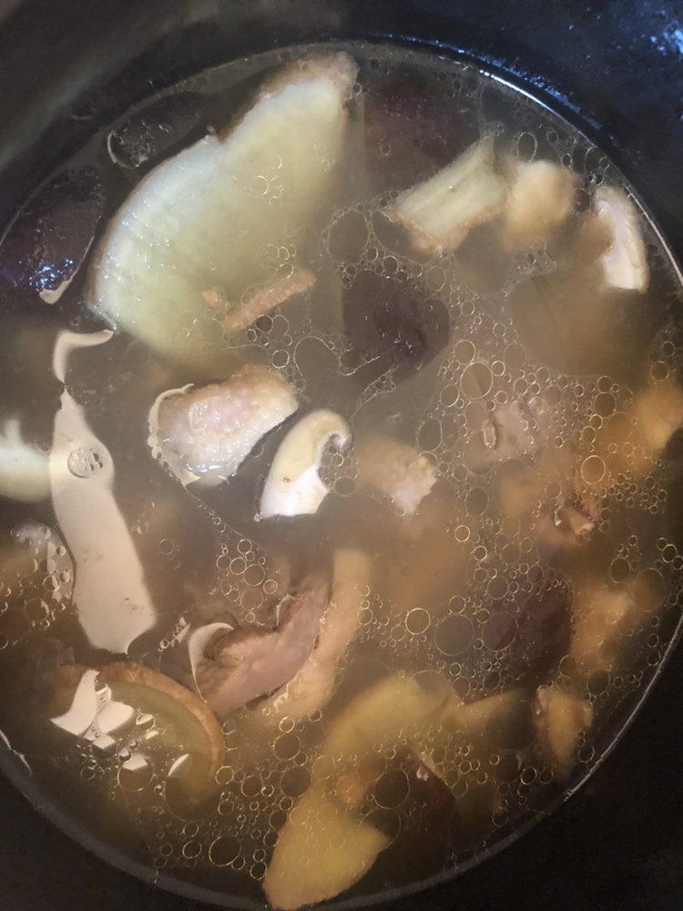 香菇炖鸭汤的做法