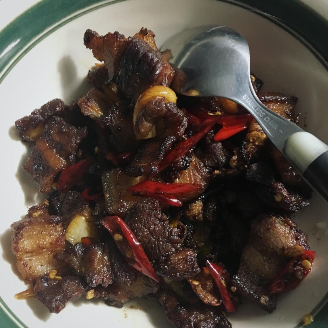 家常青椒干煸五花肉