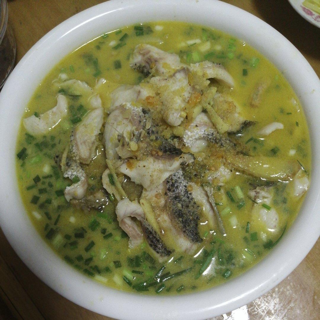 酸汤乌鱼片+通用酸汤的做法