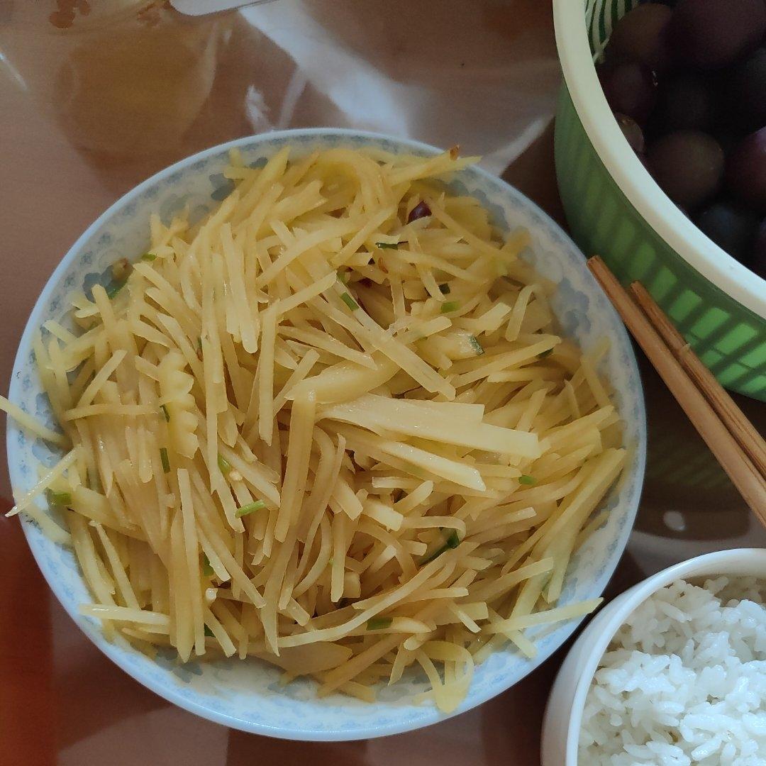 酸辣土豆丝的家常做法 超级下饭