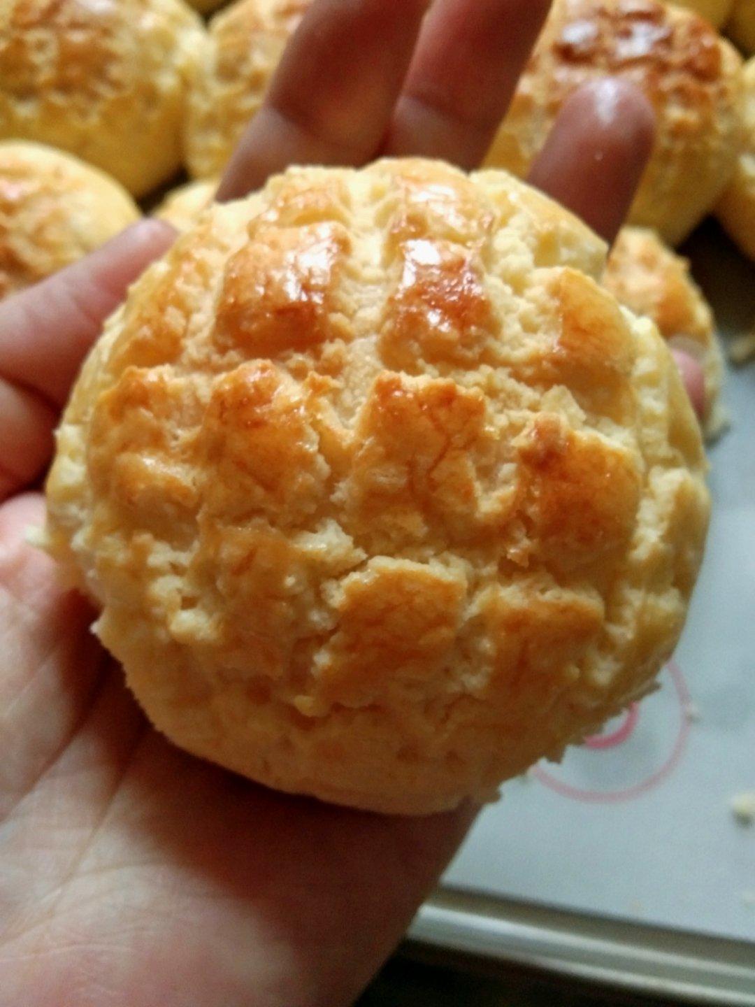 好吃到炸裂的港式菠萝包（附带制作酥皮的小视频）