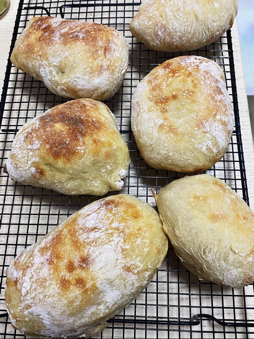 Ciabatta 恰巴塔面包 无揉 写给新手第一次接触高含水量面团的方子80%+含水量