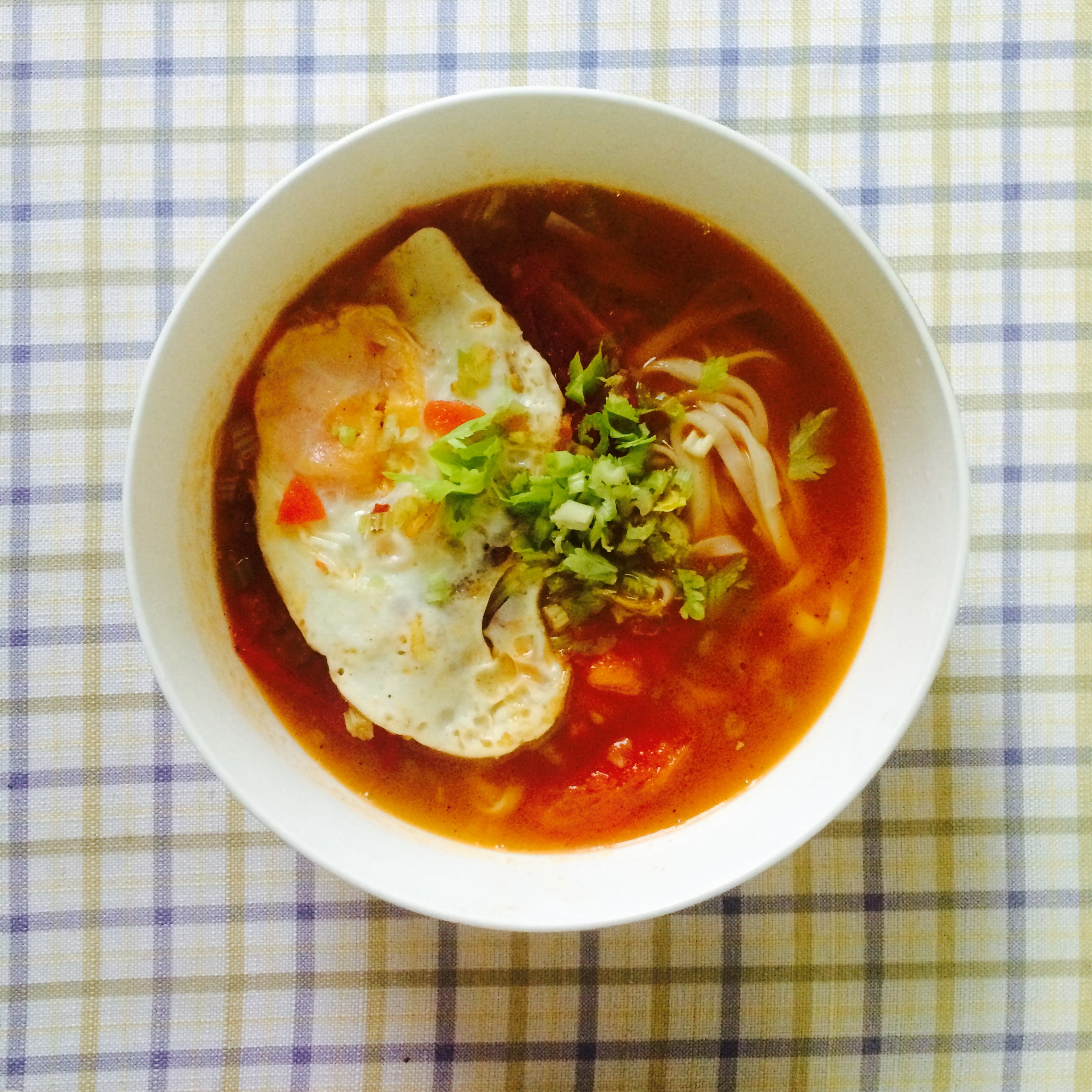 【一人食】10分钟番茄浓汤鸡蛋面（拌面&汤面）的做法