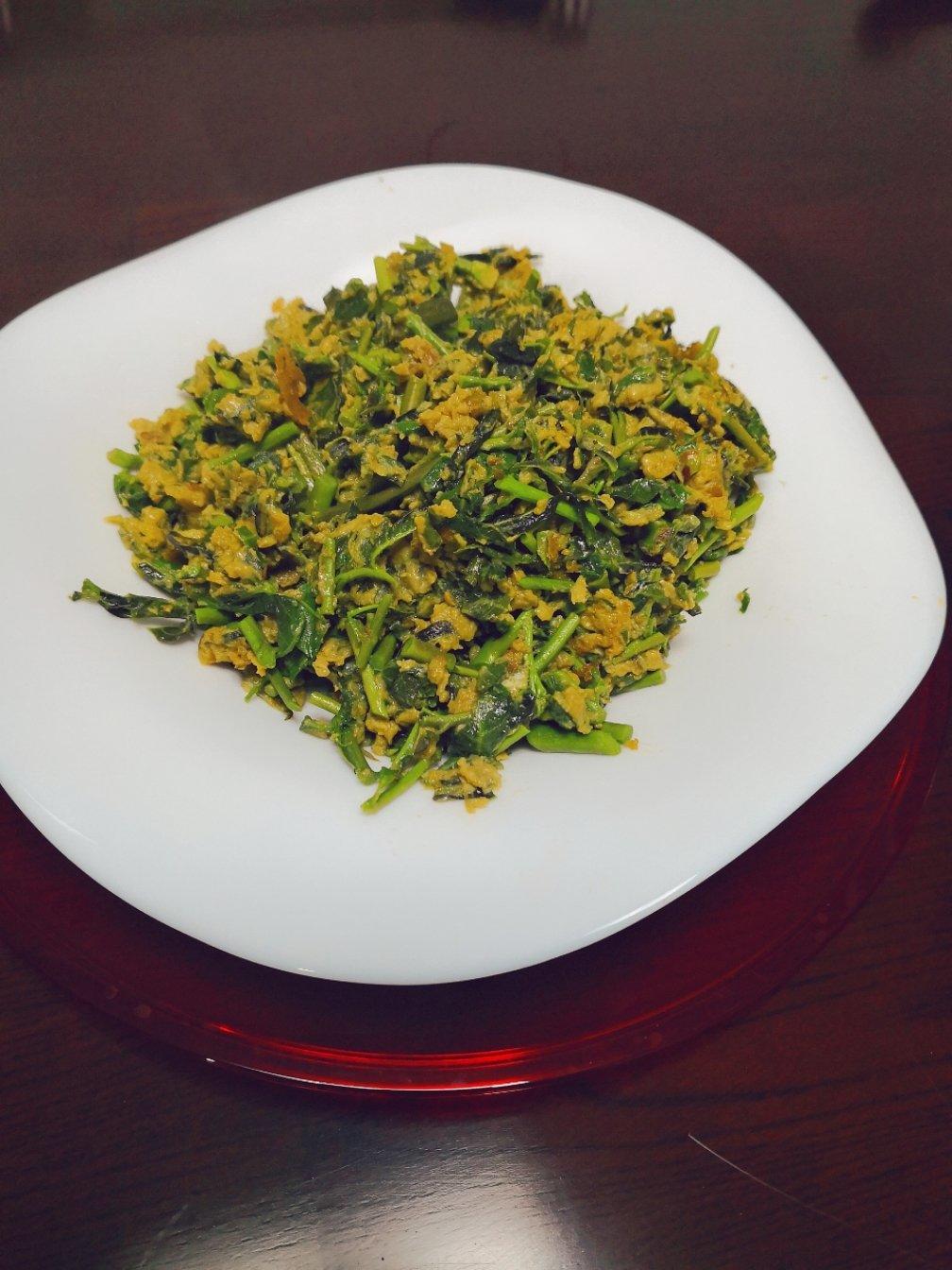 香椿芽炒鸡蛋