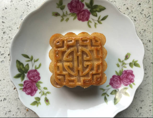 广式莲蓉（豆沙）蛋黄月饼（超详细步骤）