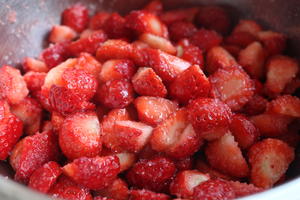 春天不可错过的草莓酱的做法 步骤5