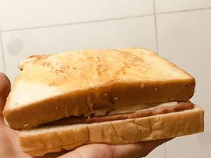 黄金奶酪培根蛋三明治—快手早餐的做法 步骤8