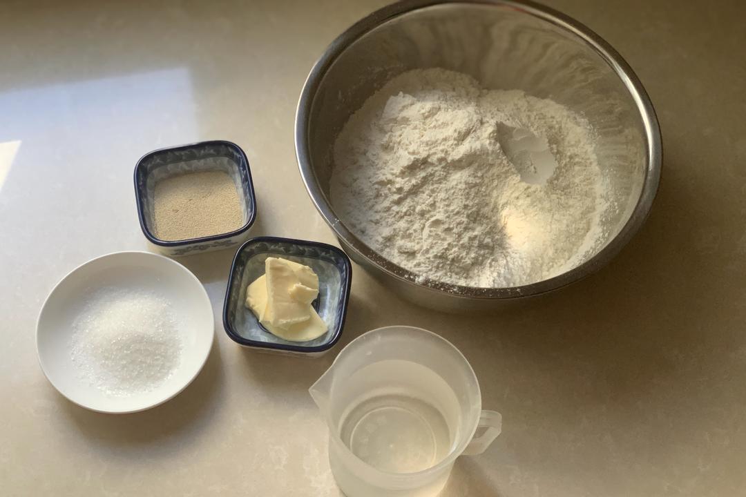 纯奶手撕吐司的做法 步骤1