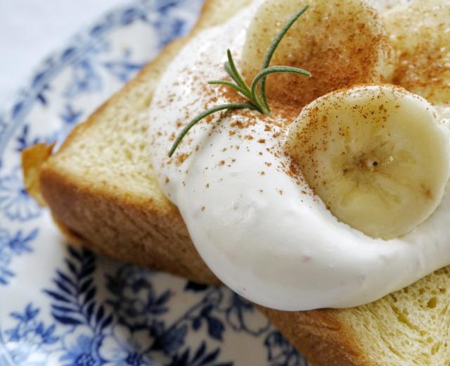 快手早餐--肉桂香蕉奶油吐司的做法