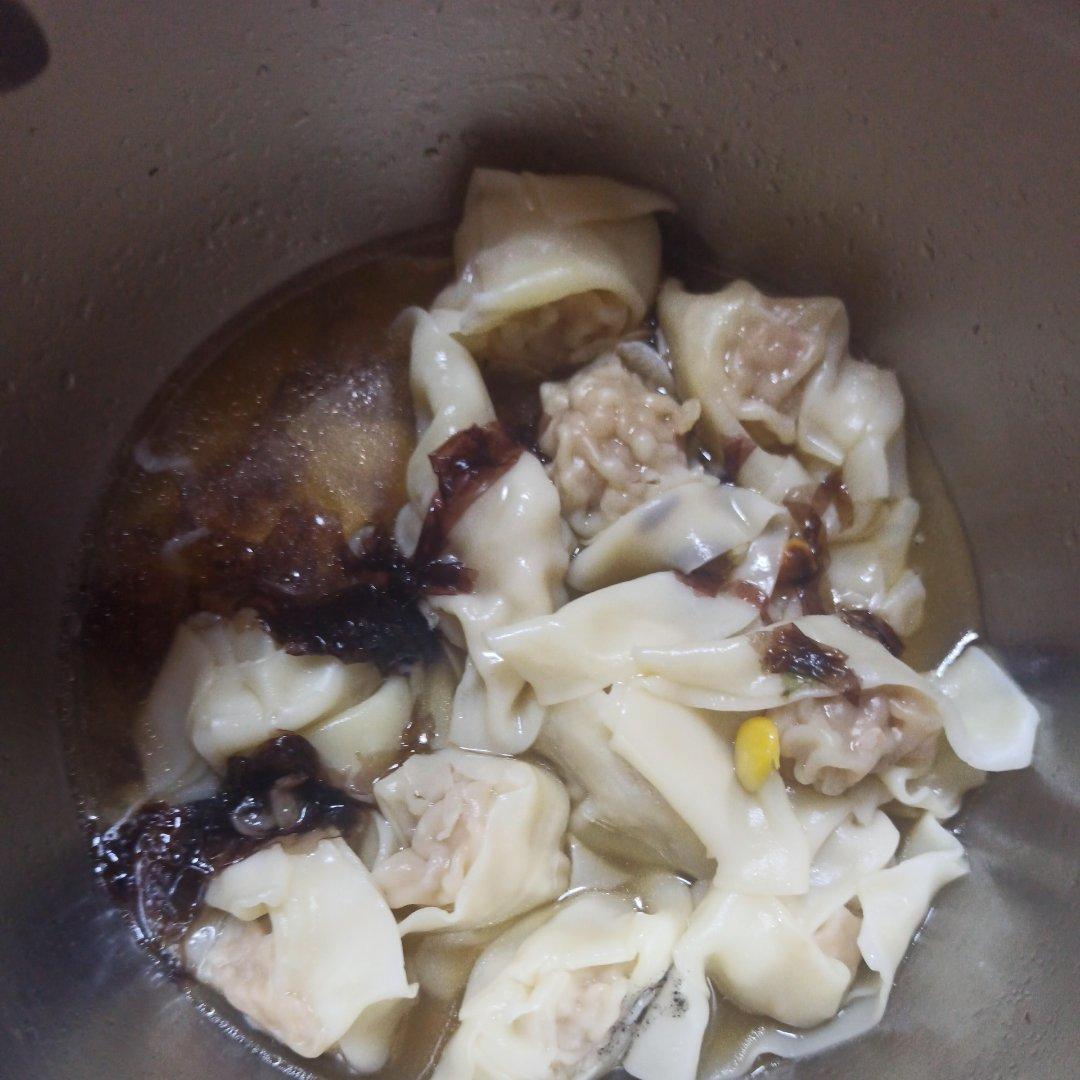 外婆祖传食谱！比千里香还好吃的上海小馄饨~