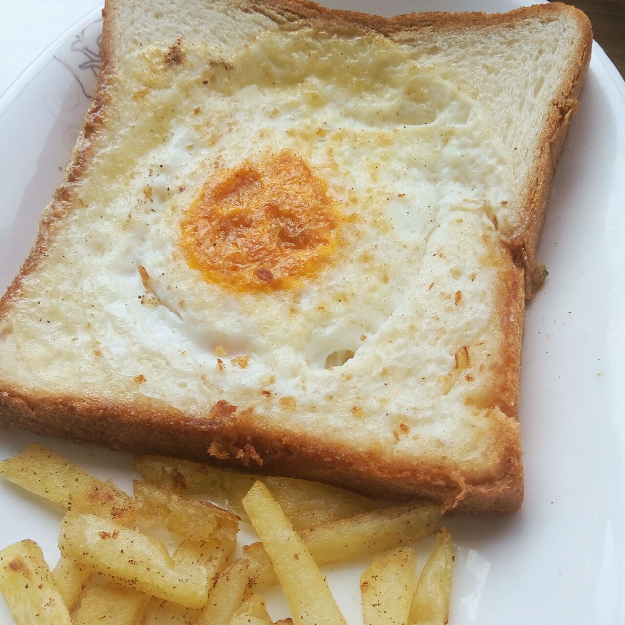 荷包蛋土司