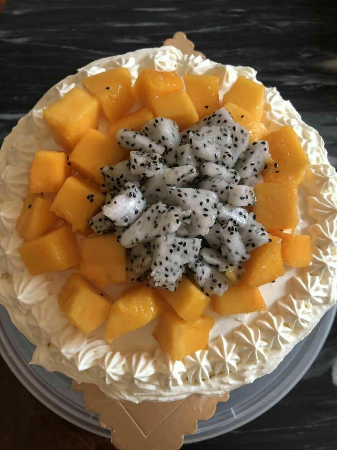 8寸家庭版~简单美味的奶油水果生日蛋糕，含蛋糕胚做法