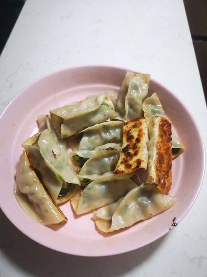 好吃到停不下来的饺子皮锅贴